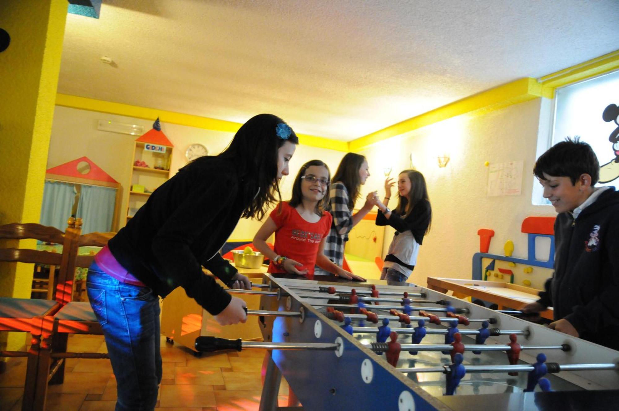 Family Hotel Primavera Levico Terme Luaran gambar