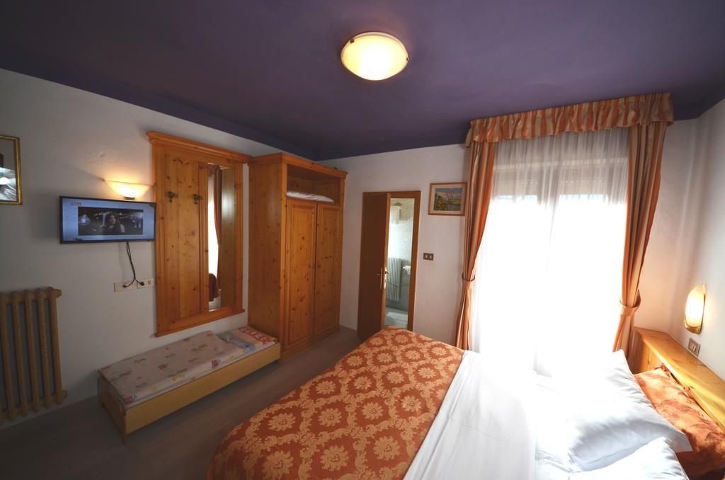 Family Hotel Primavera Levico Terme Luaran gambar