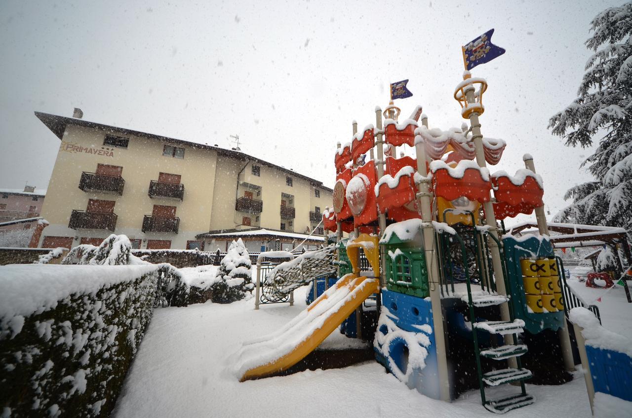 Family Hotel Primavera Levico Terme Luaran gambar