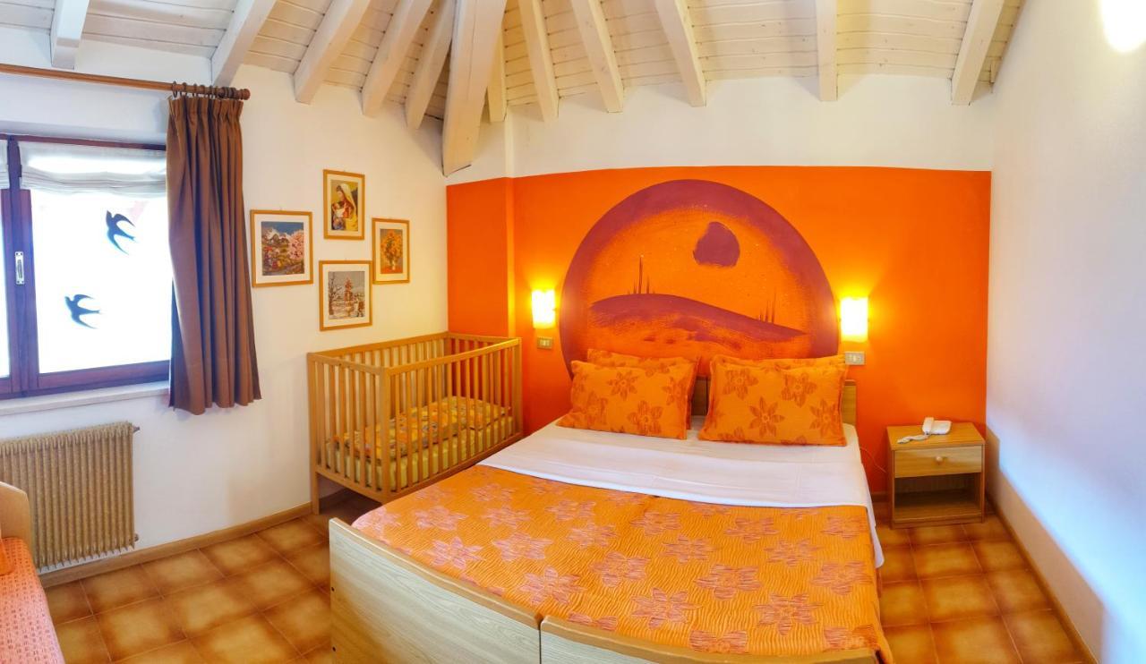 Family Hotel Primavera Levico Terme Luaran gambar